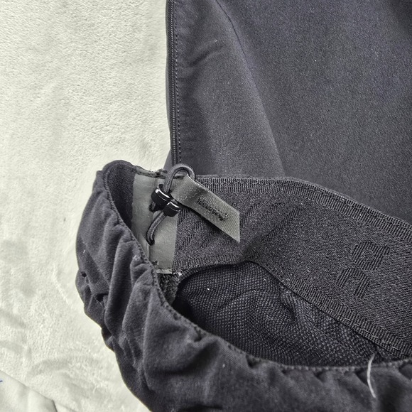 ON Cloud Running Active Pants Black Women's XS Joggers Athletic Lightweight - Picture 4 of 9